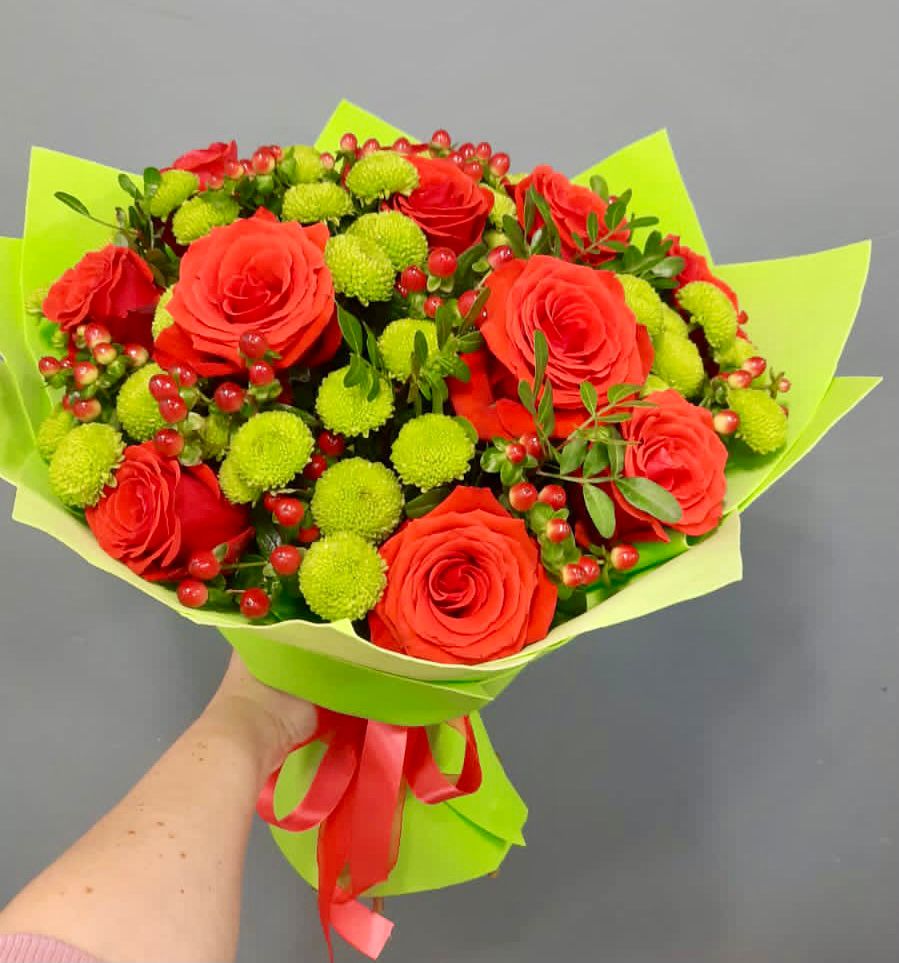 Букет цветов из: Хризантемы и Розы в Баксане