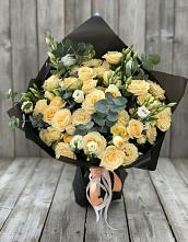 Букет цветов из:  Розы и Лизиантусы в Баксане