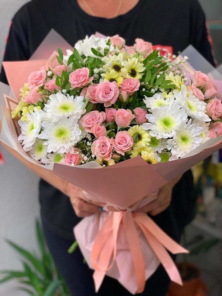 Букет цветов из: Розы и Хризантемы в Баксане