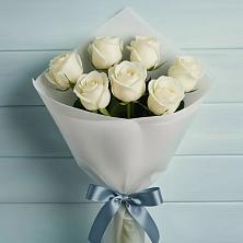 Букет 7 Белых роз Эдлесс Лав в Баксане