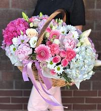 Цветочная композиция из Розы, Хризантемы, Пионы и Лизиантусы в корзине #REPLACE_PRED# Баксане