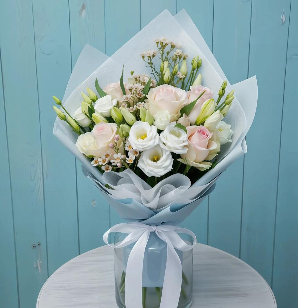 Букет цветов из: Розы и Лизиантусы в Баксане