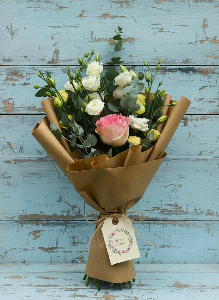 Букет цветов из: Розы и Лизиантусы в Баксане