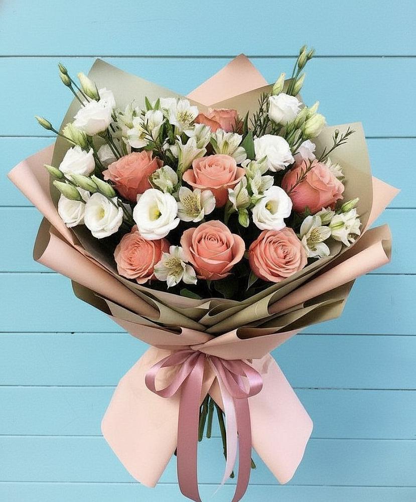 Букет цветов из: Розы, Альстромерии и Лизиантусы в Баксане