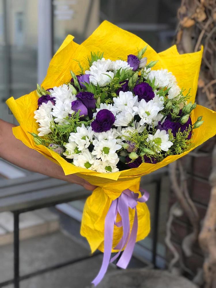 Букет цветов из: Ирисы, Хризантемы и Ромашки в Баксане
