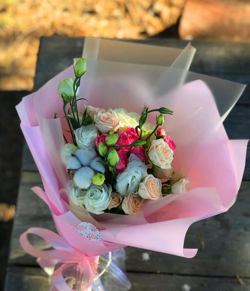 Букет цветов из: Розы и Лизиантусы в Баксане