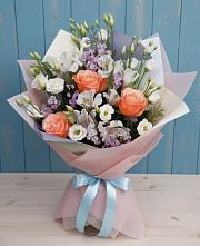 Букет цветов из:  Лизиантусы, Розы, Альстромерии и Гипсофила в Баксане