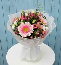 Букет цветов из:  Герберы, Альстромерии и Лизиантусы в Баксане