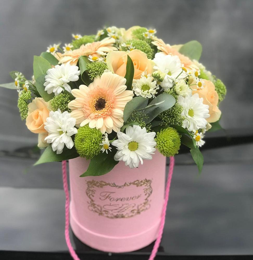 Цветочная композиция из Розы, Герберы и Хризантемы в шляпной коробке в Баксане