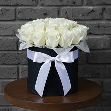 Цветочная композиция из Розы в шляпной коробке в Баксане