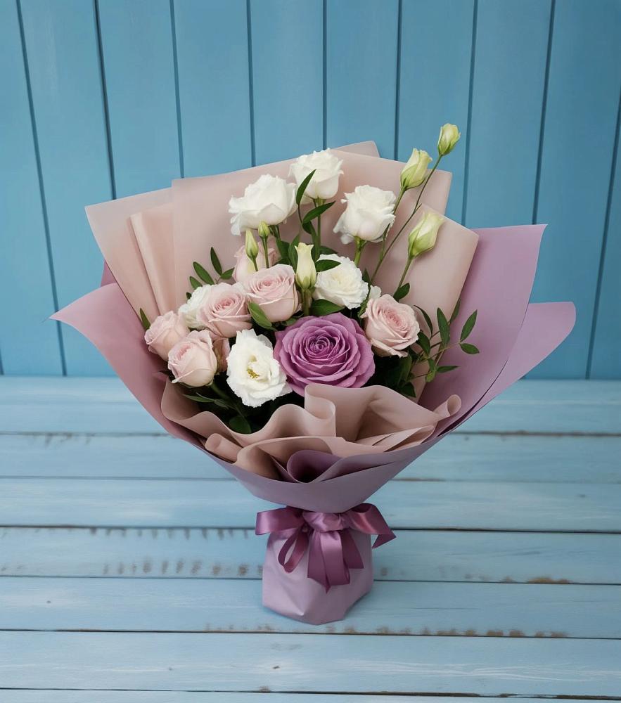 Букет цветов из: Розы и Лизиантусы в Баксане